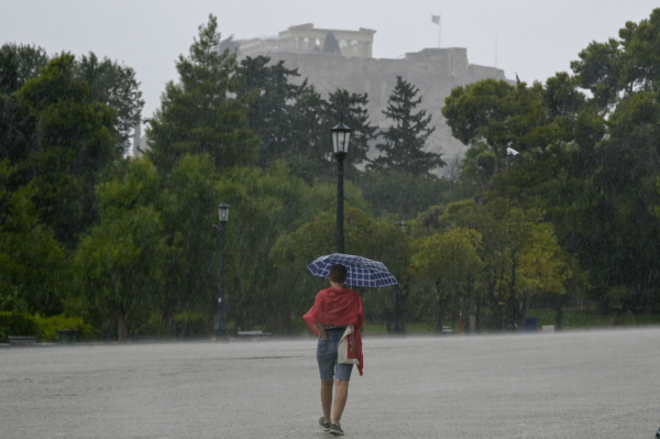 Προειδοποίηση Μαρουσάκη: Αλλάζει ο καιρός με βροχές και καταιγίδες, πότε φτάνει η κακοκαιρία