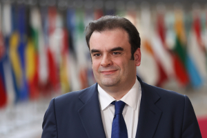 Πιερρακάκης: «Χάρτης» για επενδύσεις 20 δισ. ευρώ