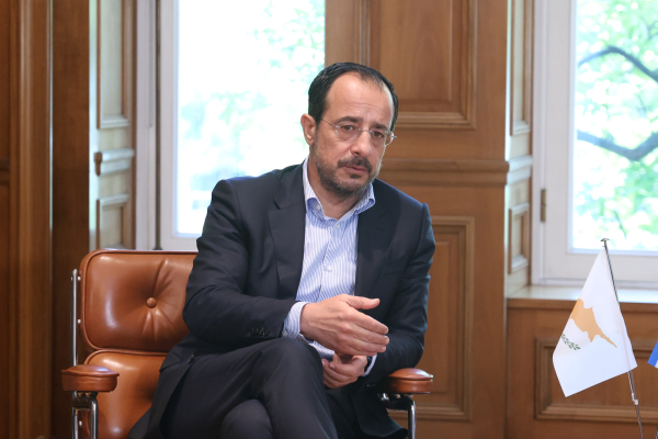 Η Λευκωσία αντιμέτωπη με αποφάσεις για το καλώδιο