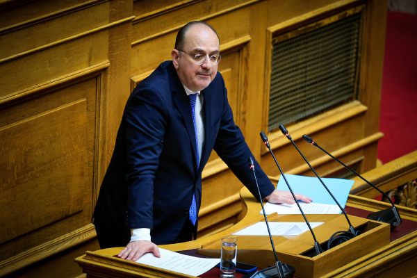 Επιβράβευση Λαζαρίδη που τα βρήκε όλα καλά στον ΟΠΕΚΕΠΕ