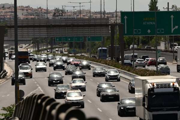 Θεοχάρης: Βάζουμε τάξη στο ζήτημα των ανασφάλιστων και σε ακινησία αυτοκινήτων