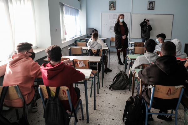 Πάνω από 50 κλειστά τμήματα σε μόλις δώδεκα σχολεία μέσα σε λίγες ώρες