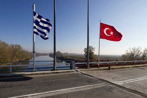 Γνωστός Τούρκος δημοσιογράφος πέρασε τα σύνορα και ζήτησε άσυλο από την Ελλάδα
