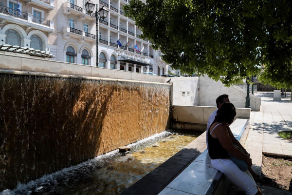 «Κόκκινο» χτύπησαν οι θερμοκρασίες σε πολλές περιοχές σήμερα