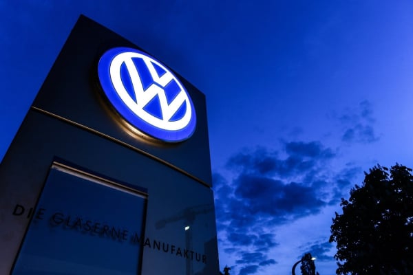 Γερμανία: Η Volkswagen κλείνει 3 εργοστάσια και απολύει χιλιάδες εργαζομένους