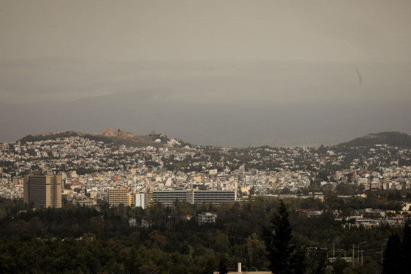 Καιρός: Σκόνη και άνοδος της θερμοκρασίας τη Μεγάλη Πέμπτη