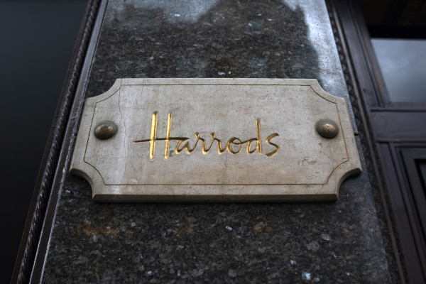 Τα Harrods θα πωλούν ροδάκινα από τη... Φουκουσίμα