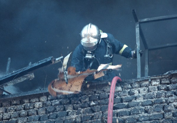 Απεγκλωβίστηκε 73χρονη από το φλεγόμενο διαμέρισμά της στην Κυψέλη