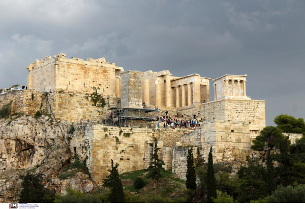 Ευρωπαϊκή Κάρτα Νέων: 18.000 νέοι την απέκτησαν δωρεάν, μέχρι πότε οι αιτήσεις ηλεκτρονικά