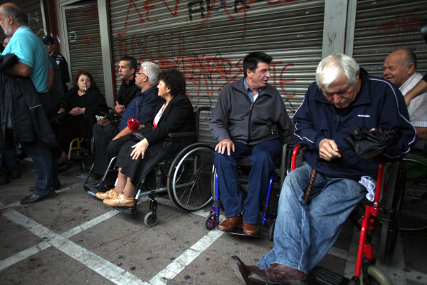 Επιταγή ακρίβειας τα Χριστούγεννα και αυξήσεις από Γενάρη : Τι έχουν να λαμβάνουν οι συνταξιούχοι