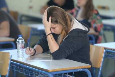 Καταργούνται οι Πανελλαδικές αλλά θεσπίζονται κοινές εξετάσεις