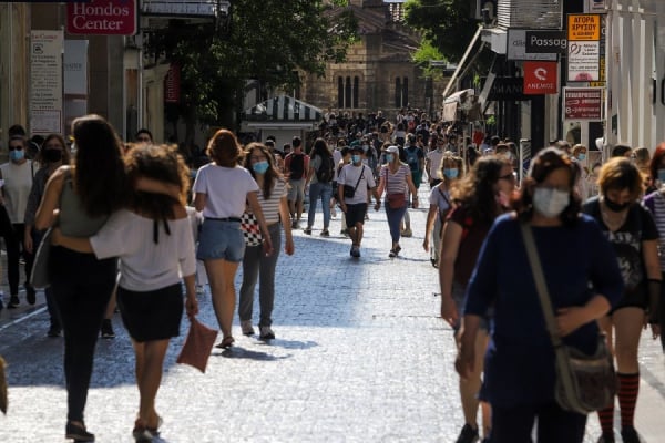 Η μετάλλαξη Όμικρον ίσως πιο μεταδοτική, η σχέση με το κοινό κρυολογημα