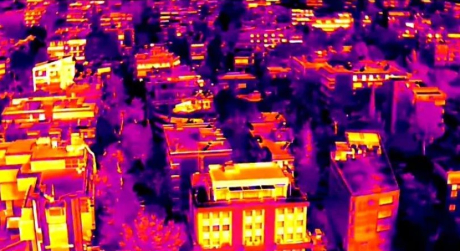 «Λιώνει» η Αθήνα από τον καύσωνα: Θερμική κάμερα κατέγραψε 96,2 βαθμούς Κελσίου στην Ομόνοια