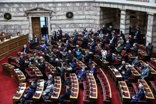 Ξεκινά στις 18:00 η συζήτηση στη Βουλή για την πρόταση μομφής