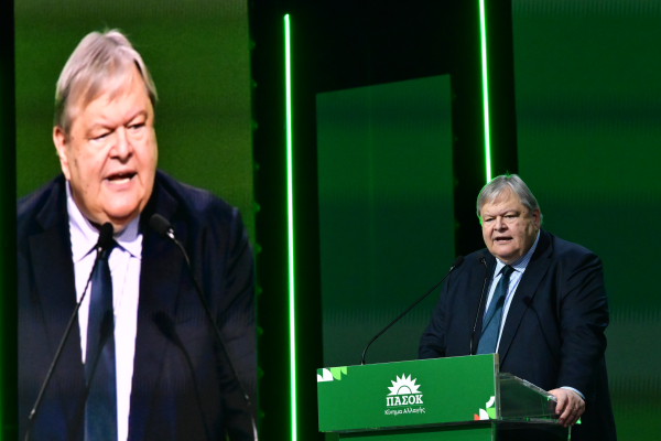 Οι αιχμές Βενιζέλου για τον Άρειο Πάγο