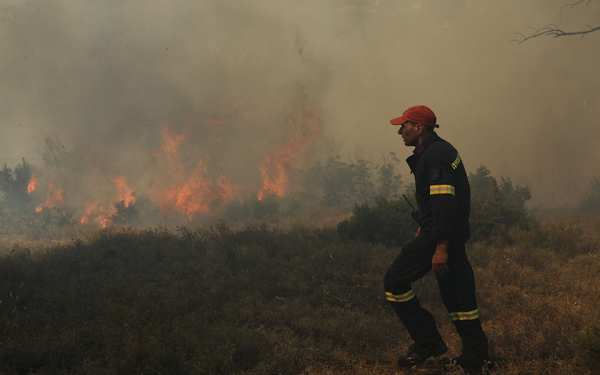 Μία σύλληψη υπόπτου για τη φωτιά στα Στύρα