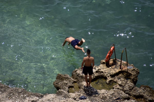 Καιρός: Άνοδος της θερμοκρασίας - Ενισχυμένοι οι άνεμοι στα πελάγη