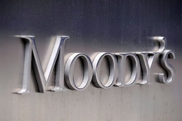 Στάση αναμονής από την Moody&#039;s για τις επιπτώσεις από τις βρετανικές εκλογές