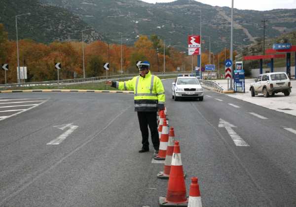 Κυκλοφοριακές ρυθμίσεις στα Τέμπη - Μετ&#039; εμποδίων η κυκλοφορία