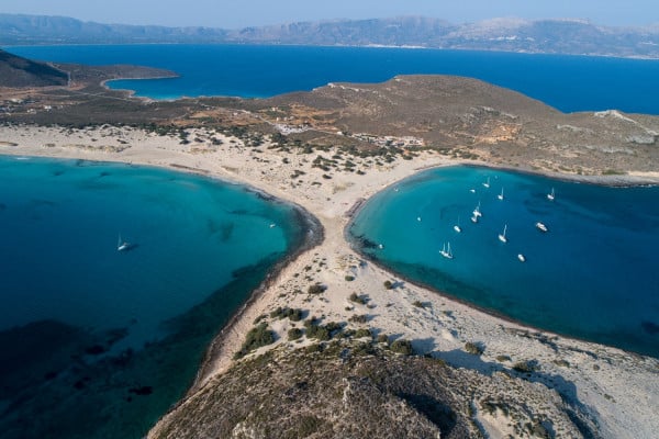 Αυτή είναι η φωτογραφία από τη φλεγόμενη Ελαφόνησο που «έριξε» το Instagram (pic)