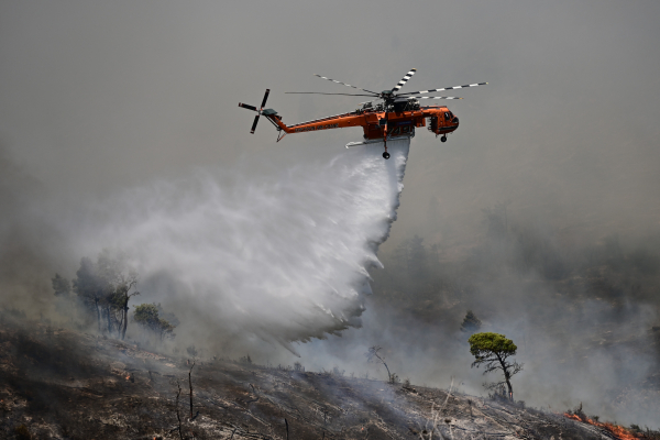 Φωτιά τώρα στο Μαρκόπουλο: Συναγερμός στην Πυροσβεστική