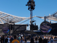 Ξεκίνησε η συναυλία των Coldplay στο ΟΑΚΑ με 60.000 θεατές