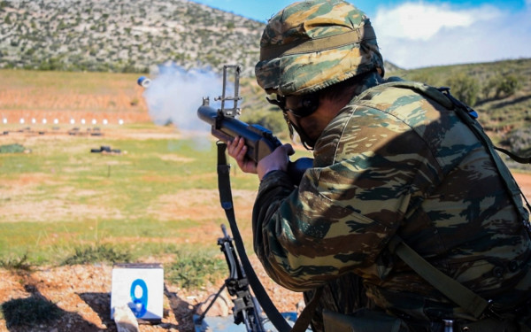 Λέσβος: Βρέθηκε στρατιωτικό όπλο G3 σε... σακούλα - Δεν ανήκει σε στρατόπεδο της Μυτιλήνης