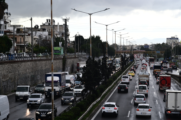 Ένας στους δύο πλήρωσε τα τέλη κυκλοφορίας, οι υπόλοιποι στην ... παράταση