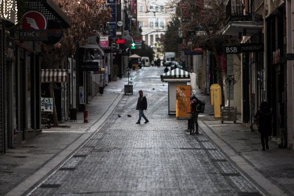 «Εστία» κορονοϊού παραμένει η Αττική - Ξανά τα μισά κρούσματα στο λεκανοπέδιο