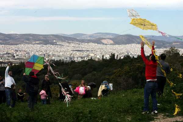 Προσοχή στο πέταγμα του χαρταετού - Τι συμβουλεύει ο ΔΕΔΔΗΕ