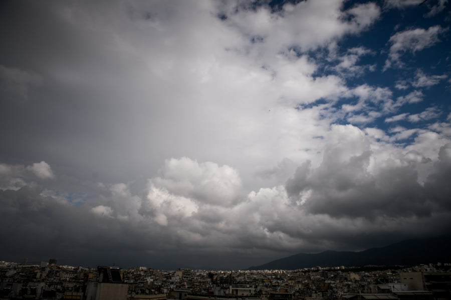 Άστατος καιρός με καταιγίδες και χαλαζοπτώσεις, πού τα φαινόμενα θα είναι έντονα (βίντεο)