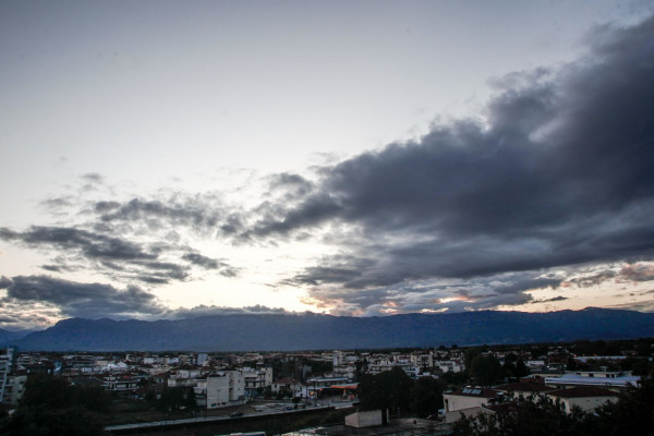 Καιρός: Και χειμωνιάτικος, και καλοκαιρινός – Από μηδέν έως 29 βαθμούς