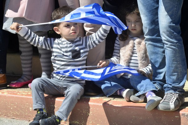 Νέο νομοσχέδιο για την ενίσχυση των οικογενειών εντός του 2017 στη Βουλή