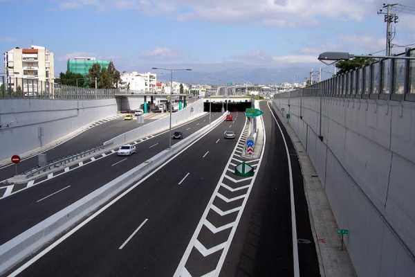 Ουρές χιλιομέτρων στην Αττική Οδό λόγω τροχαίου - Κλειστοί τέσσερις κόμβοι