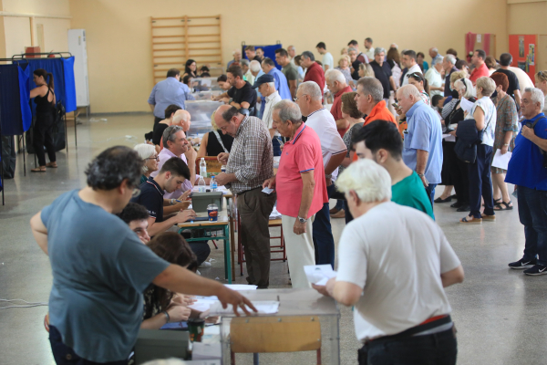 Εκλογές ΠΑΣΟΚ: Επίσημο, παράταση έως τις 20:00 - Ουρές σε δεκάδες εκλογικά κέντρα