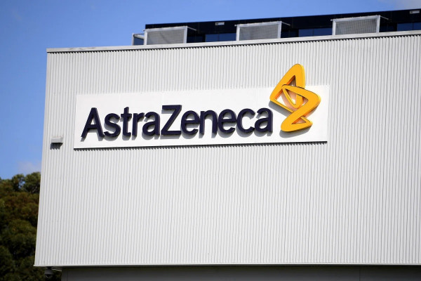 Στον αέρα η έγκριση του εμβολίου της Astrazeneca, προς νέα κλινική μέλετη