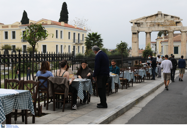 Βασιλακόπουλος: «Τρίτη δόση εδώ και χθες, ας είναι η μετάλλαξη Όμικρον το κίνητρο για να εμβολιαστούμε»