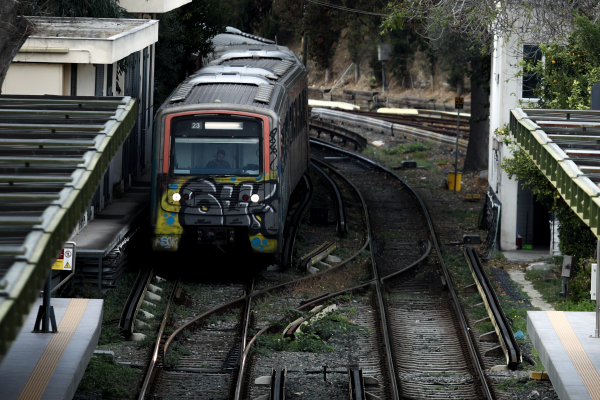 Διστακτικοί οι πολίτες με τα ΜΜM, κατά 45% μειωμένη η επιβατική κίνηση