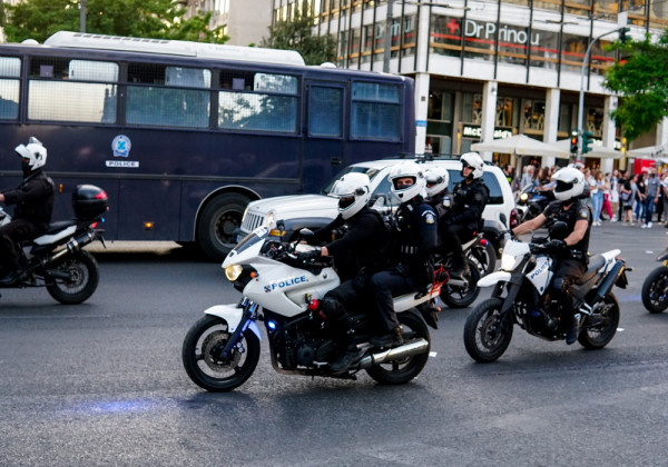 Συνελήφθη δράστης αμέσως μετά από ένοπλη ληστεία στη Γλυφάδα