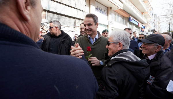 Στον &#039;Εβρο ο Μητσοτάκης - «Δεν θα περάσει κανείς παράνομα» - Με χειροκροτήματα τον υποδέχθηκαν οι κάτοικοι (pics &amp; vid)