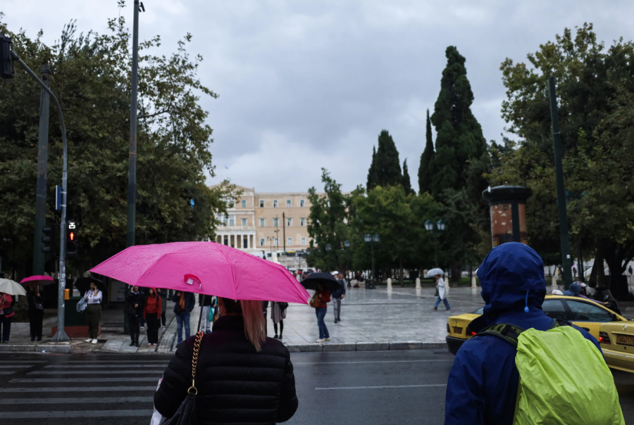 Επιδεινώνεται ο καιρός σήμερα: Αλλάζει το σκηνικό με βροχές και καταιγίδες