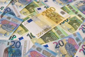 Σε δύο δόσεις η πληρωμή για τις συντάξεις Σεπτεμβρίου
