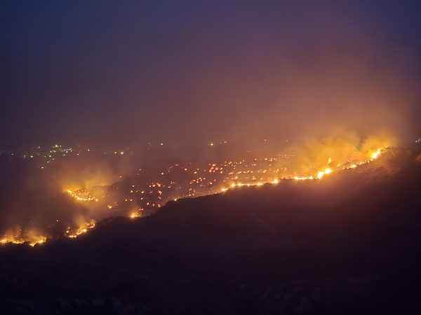 Πού έχει φωτιά τώρα: Εκκενώνονται ξενοδοχεία στην Καρδάμαινα στην Κω, δύσκολη η κατάσταση και στη Χίο