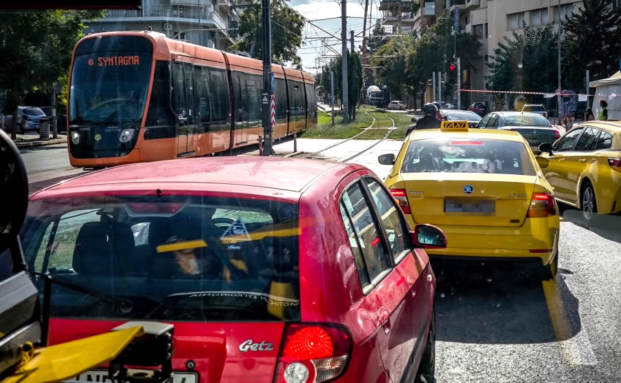 Πότε «ανεβαίνουν» τα τέλη κυκλοφορίας 2025, η μεγάλη αλλαγή φέτος