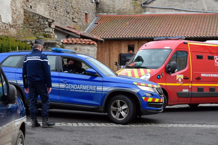 Γαλλία: Παραδόθηκε 41χρονος πατέρας ομολογώντας ότι σκότωσε τις τρεις κόρες του