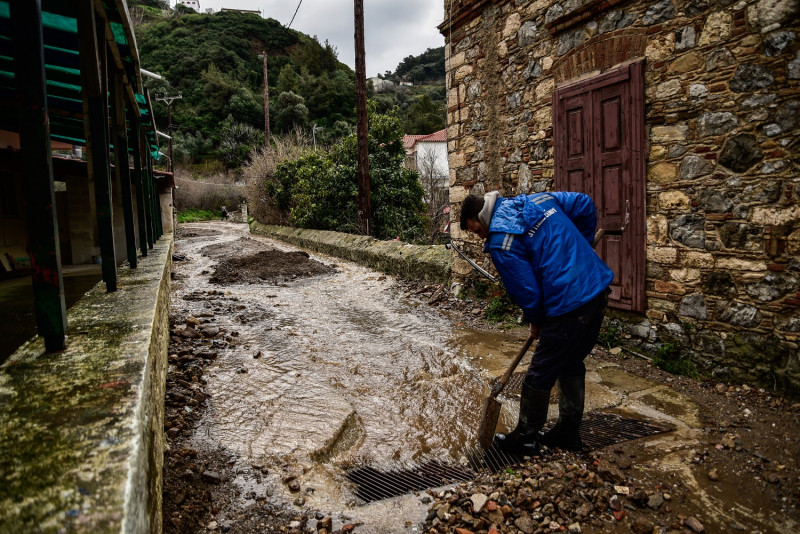 Πώς θα καταβάλλει το κράτος τις εισφορές όσων επλήγησαν από τον σεισμό στη Σάμο