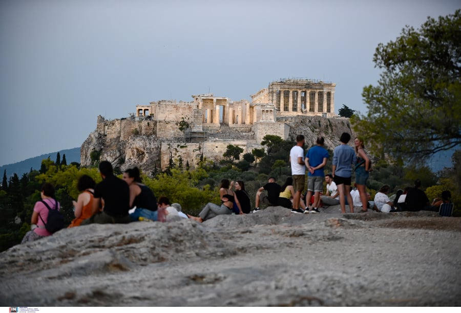 «Μπλόκο» στους επισκέπτες της Ακρόπολης, το όριο των ημερήσιων επισκεπτών