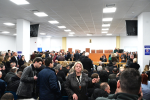 Δίκη για τα Τέμπη: Αυστηρά μέτρα, έλεγχοι και απαγορεύσεις - Οι αλλαγές στην αίθουσα (Βίντεο)