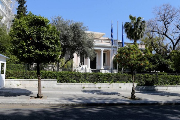 Απίστευτο: Ενέκριναν υπερωρίες 4.000 ευρώ για τον...Ιούνιο