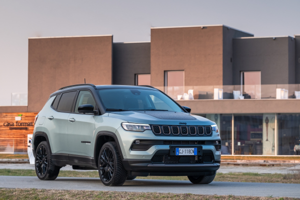 Jeep Renegade &amp; Compass Altitude: Τώρα, μάλιστα…